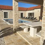 Luxury With A Swimming Pool Privlaka, Zadar - 18623 *