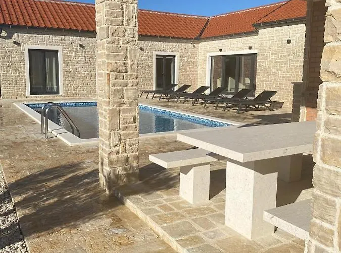 Luxury With A Swimming Pool Privlaka, Zadar - 18623 *