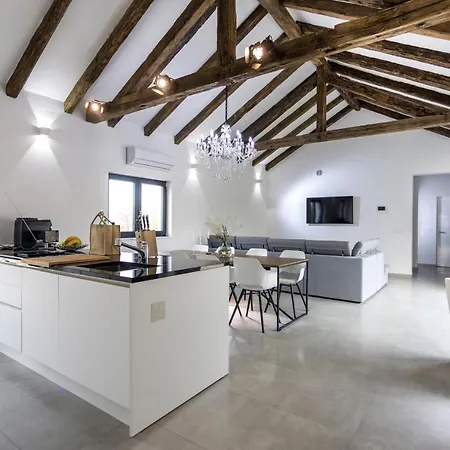 Вилла Luxury With A Swimming Pool Privlaka, Zadar - 18623